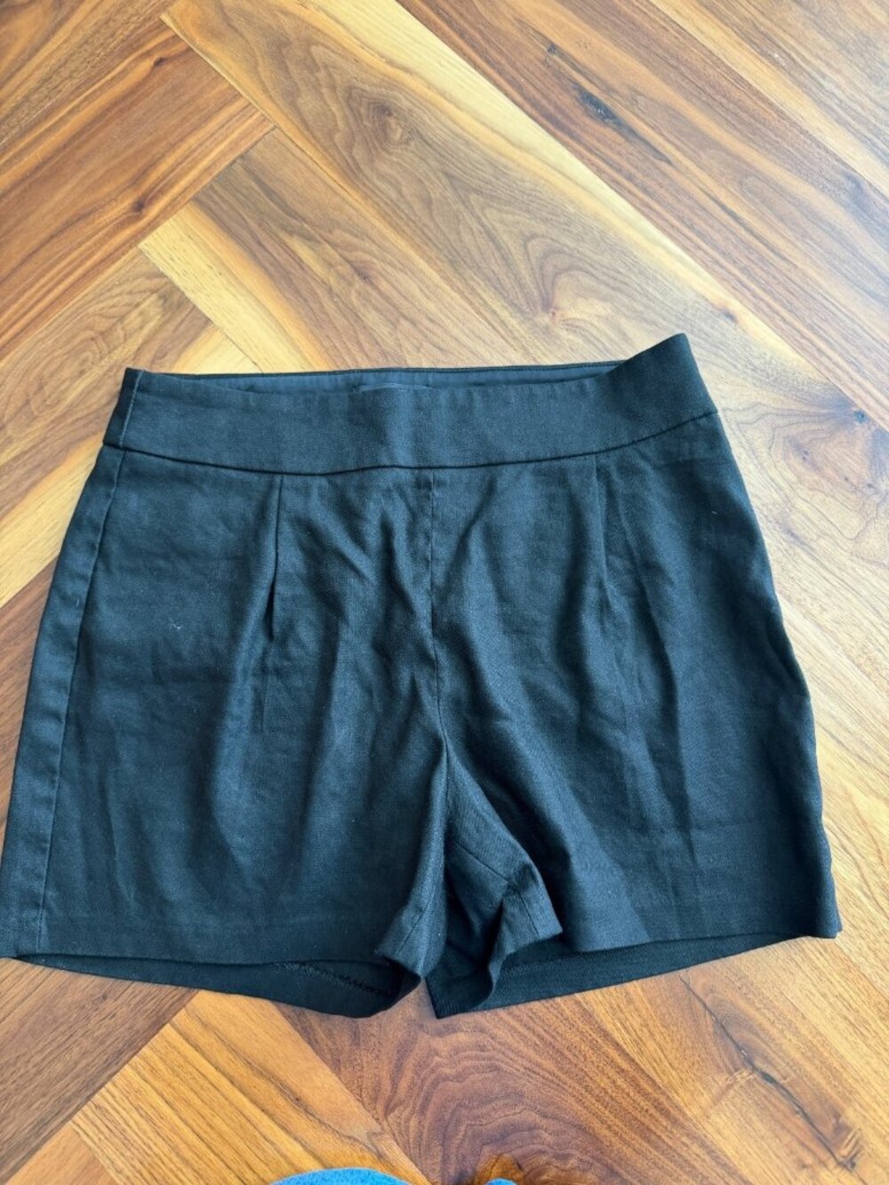 Express women's midi high waist shorts black size US 6 pleated front twill